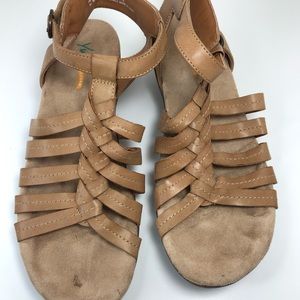 Yuu Woman’s Memory Foam Tan Size 9 Sandals